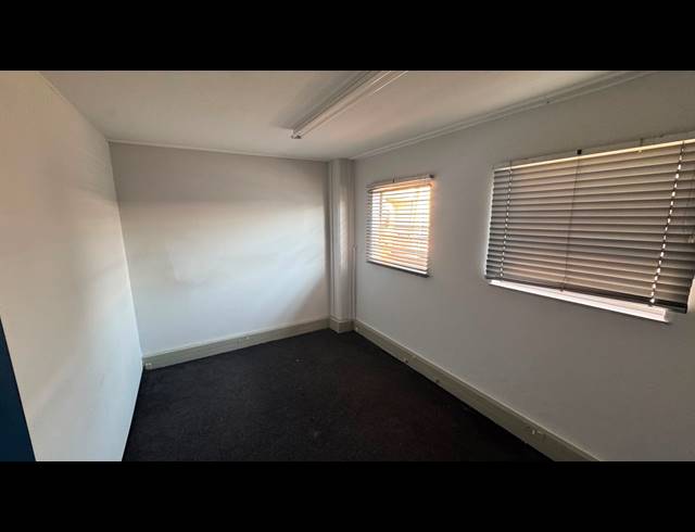 294M² WAREHOUSE TO LET IN EASTGATE
